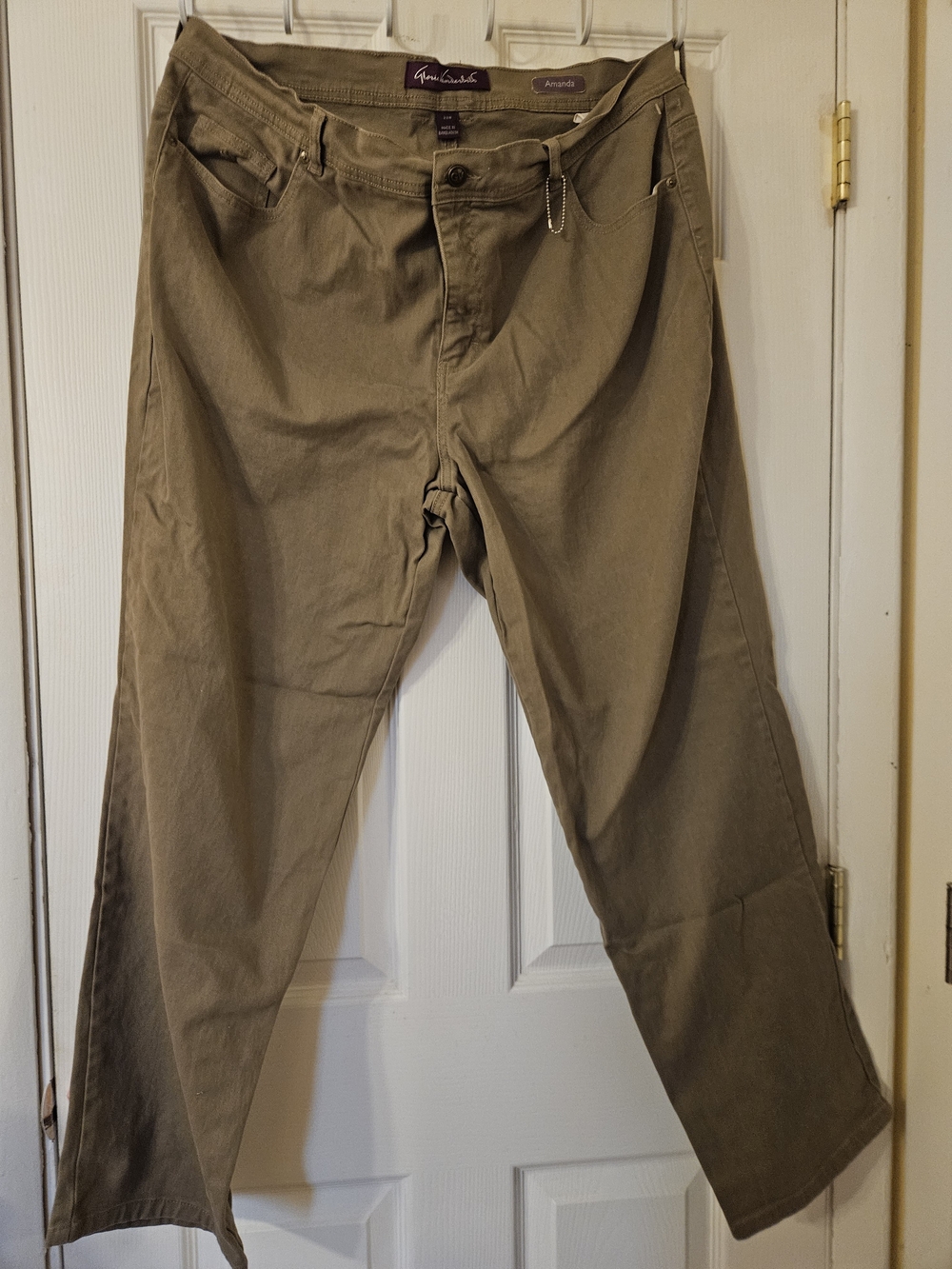 Gloria Vanderbilt Straight-Leg Jeans in Light Brown